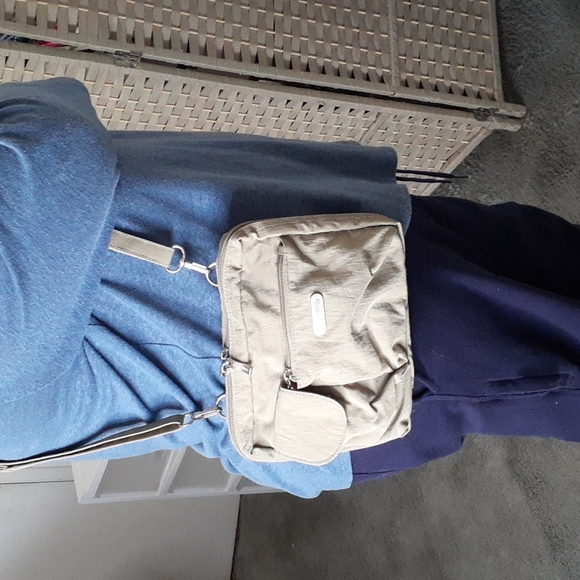 Baggallini Bags Nwot Baggalini Crossbody Bag Pockets Zippers Galore Poshmark